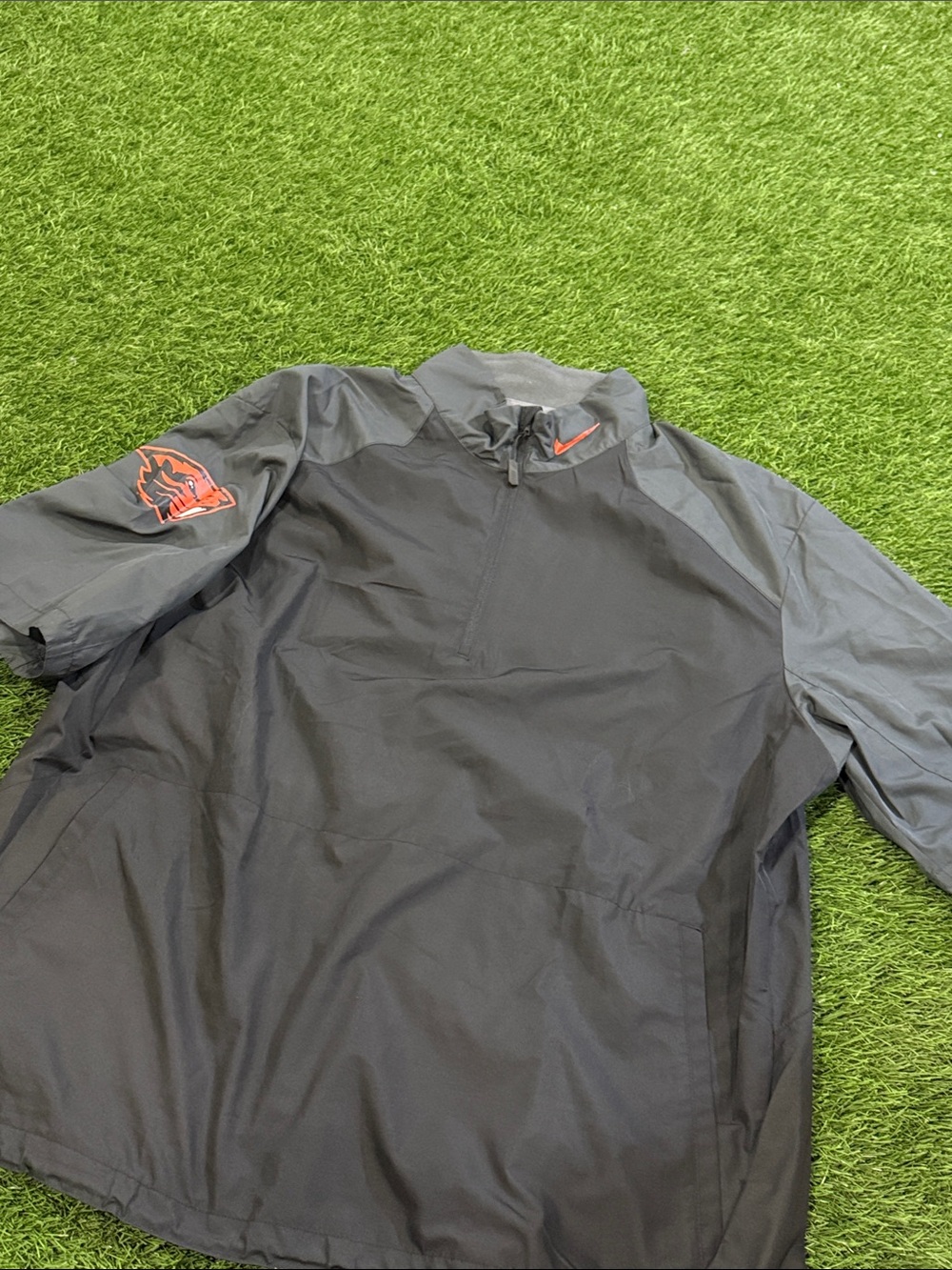 Nike Oregon State Beavers 1/4 Short Sleeve Windbreaker